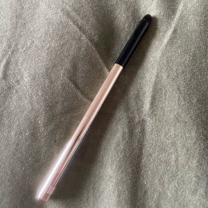 MAKE precision eye smudger